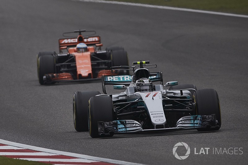 Mercedes revela conversas com McLaren, mas diz: “Era tarde”