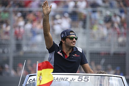 Sainz se quedaría en Toro Rosso un año más, pero quiere ir a Red Bull