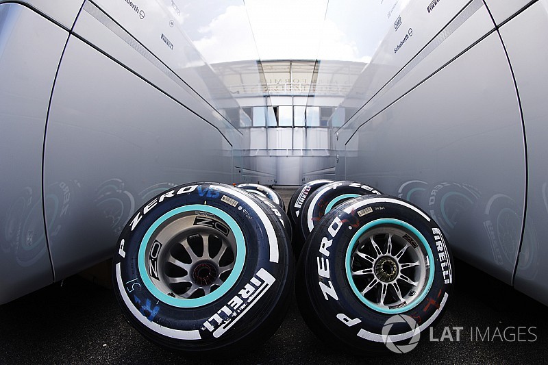 Pirelli изучит необходимость появления шестого состава сликов
