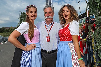 Carey dice que seguirá habiendo "chicas bonitas" en la F1