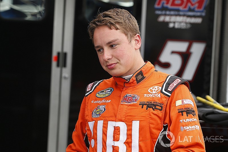 Bell segura pressão de Jones e vence em Kentucky