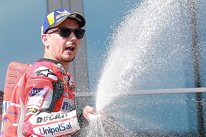 Lorenzo: "Possiamo essere competitivi ovunque, ma a Silverstone vorrei l'asciutto"