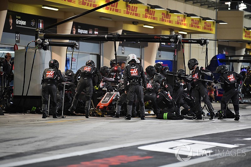 Grosjean prend la défense des arrêts au stand