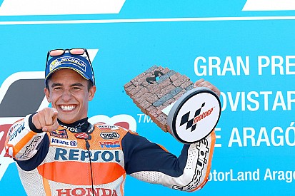 Marquez doet goede WK-zaken met winst in Aragon, Rossi vijfde