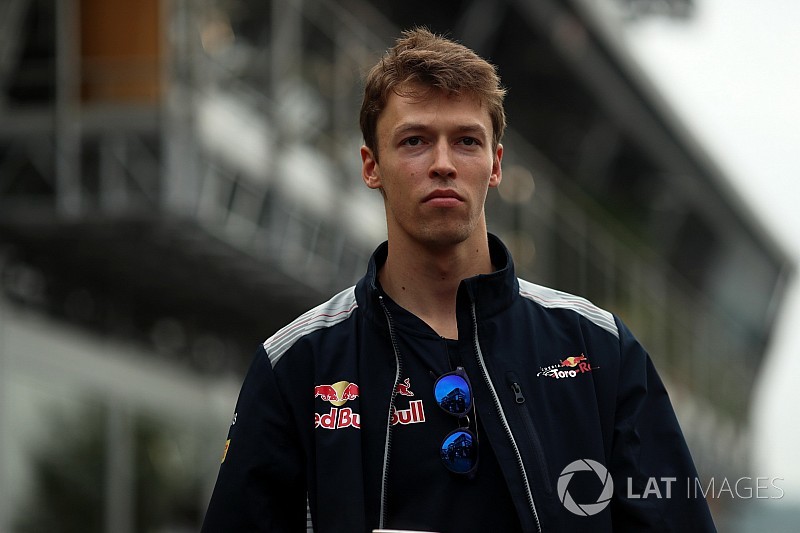 Ferrari incorpora a Kvyat como piloto de desarrollo
