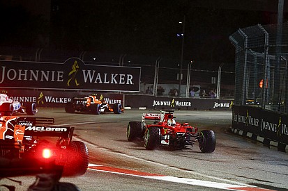 Doornbos: Vettel, Singapur ve Bakü'den sonra şampiyonluğu hak etmiyor