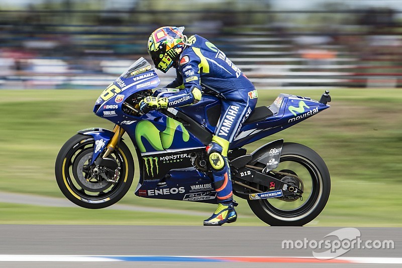 Rossi: “Viñales va muy rápido con esta moto; el problema es mío”