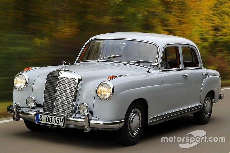 Zeitreise: Unterwegs im Mercedes 220 von 1955