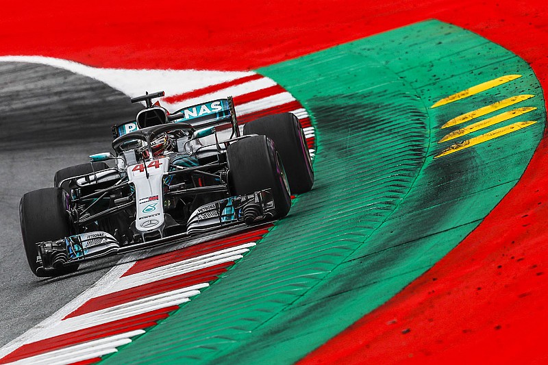 La Mercedes cerca una prova di forza, ma la Ferrari vicina fa ancora paura