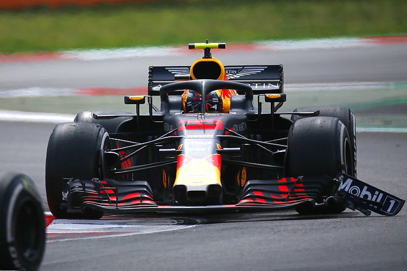 У Red Bull швидко відмовилися від заміни зламаного антикрила на машині Ферстаппена