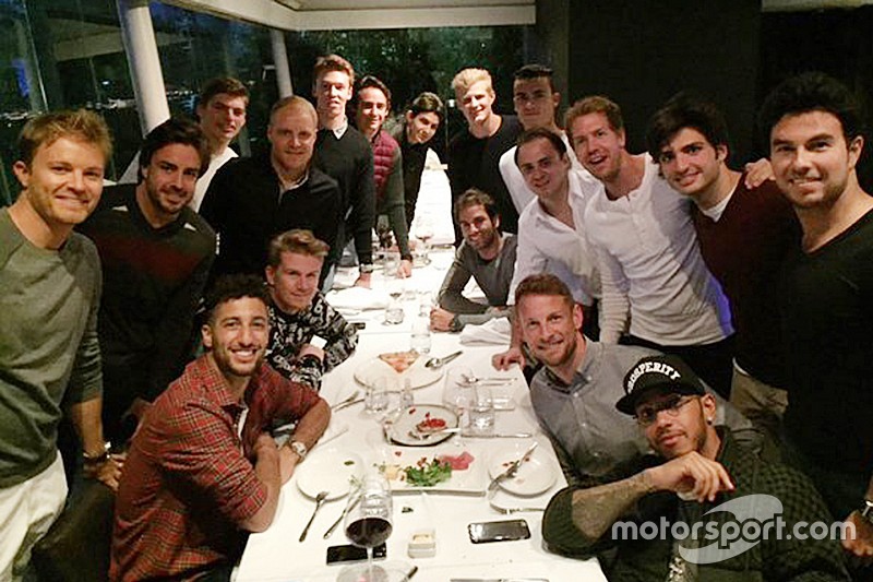 I piloti di F.1 a cena a Shanghai per una riunione della GPDA