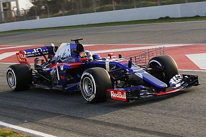 F1-Test in Barcelona: Die neuen Fahrzeuge erstmals auf der Strecke