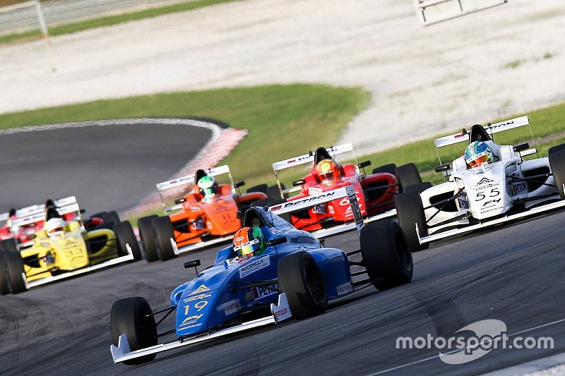 Nenhum piloto completa em prova bizarra da F4 em Sepang