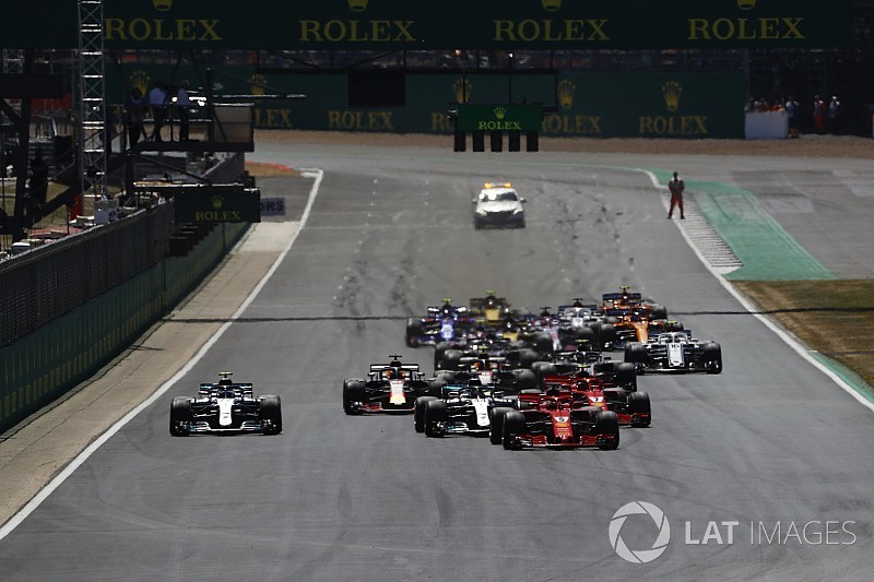Mercedes cherche la solution à ses mauvais départs