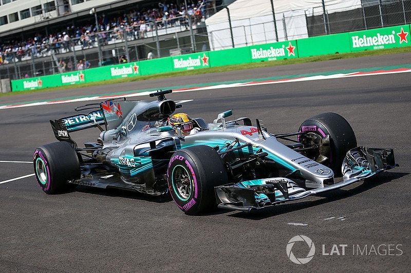 Hamilton no piensa en el título y apunta a la primera curva