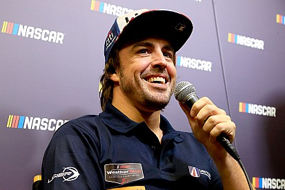 Alonso akui tertarik ikuti tes NASCAR