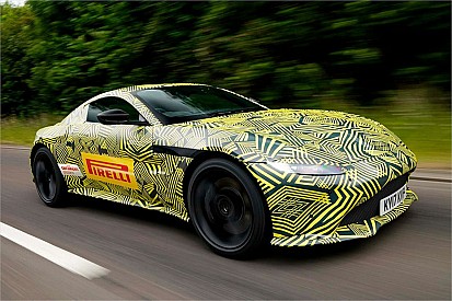Видео: Ферстаппен протестировал новый Aston Martin Vantage