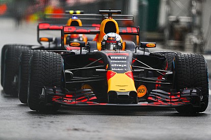 Ricciardo reconoce que hubo veces que lo superó la presión de Verstappen