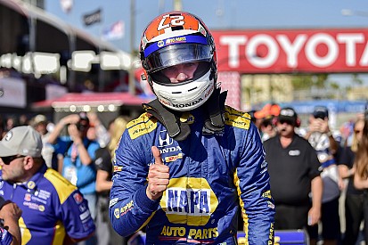 Rossi é pole em Long Beach; Kanaan é 11º e Leist 14º