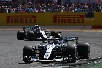 A Mercedes nem vetett be csapatutasítást a Brit GP-n