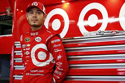 Larson completes practice sweep at New Hampshire