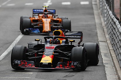 Ricciardo: McLaren ya da Renault'ya katılmak çekici geliyor