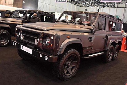 ¿Cómo sería un Land Rover con seis ruedas?
