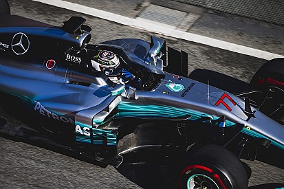 Bottas: "Sería estúpido no estudiar lo que hace Hamilton"