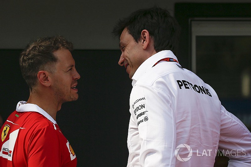 Vettel, Mercedes'in önemli isimleriyle kayak turnuvasını izlemiş