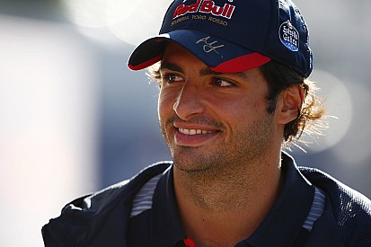 Exkluzív: Sainz aláírt a gyári Renault-hoz, már a Maláj Nagydíjtól Hülkenberg csapattársa lehet