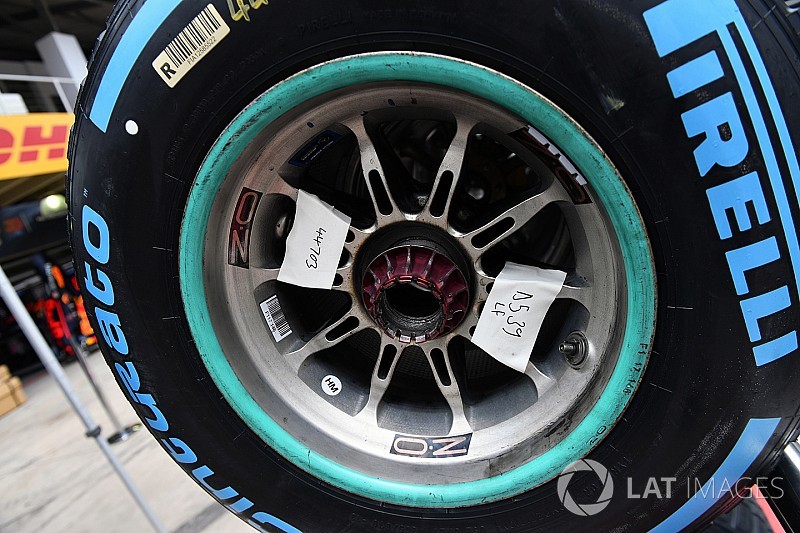Pirelli попросит FIA одобрить новые дождевые шины по ходу сезона-2018