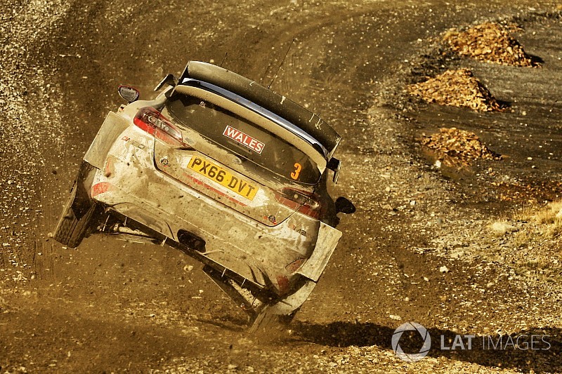 WRC Wales: Elfyn Evans enteilt dem Feld