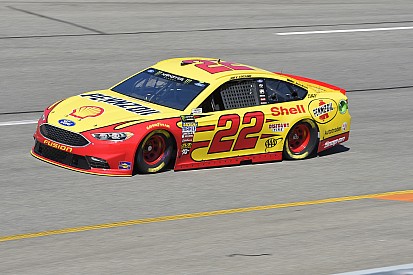 Joey Logano passes Bowyer to win Stage 2 at Richmond