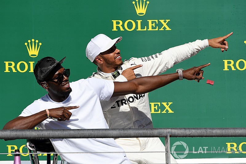 La historia detrás de la foto: Hamilton hace el ‘Lightning Bolt’