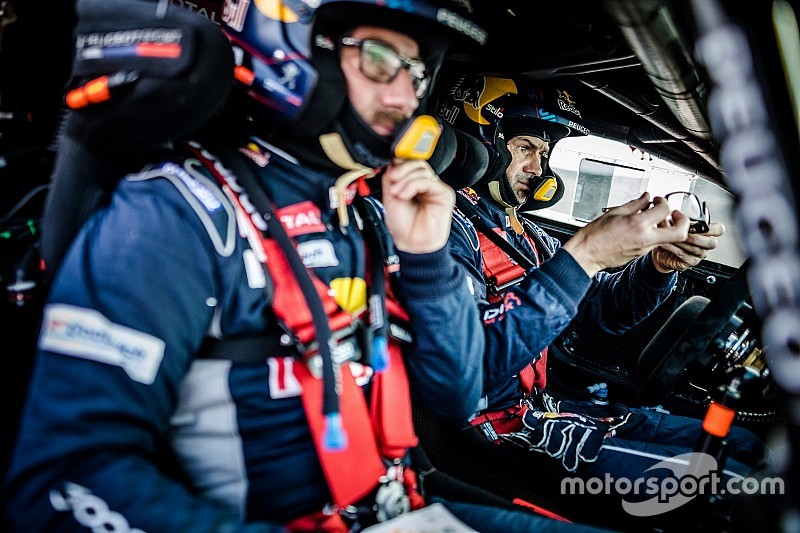Dakar: Despres ora si mette al servizio di Sainz e Peterhansel