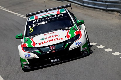 WTCC у Португалії: Міхеліс здобув першу перемогу