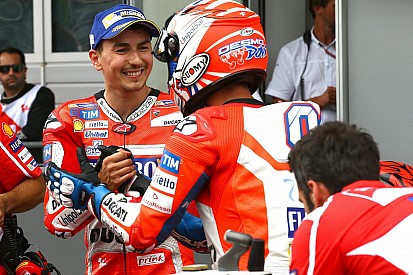 Lorenzo terkejut Dovizioso penantang gelar juara
