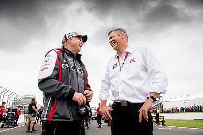 Supercars CEO set to leave at the end of 2017