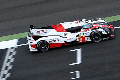 Toyota s'impose au bout du suspense face à Porsche