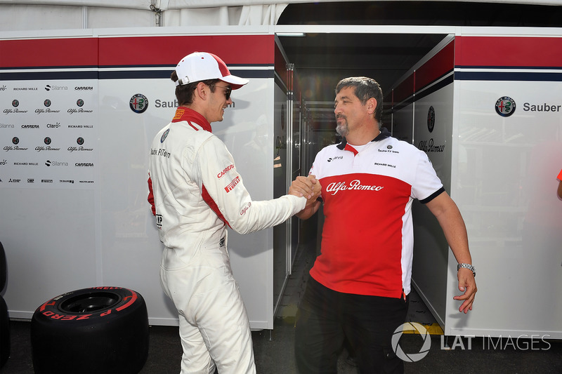 Charles Leclerc, Sauber celebrates with the team