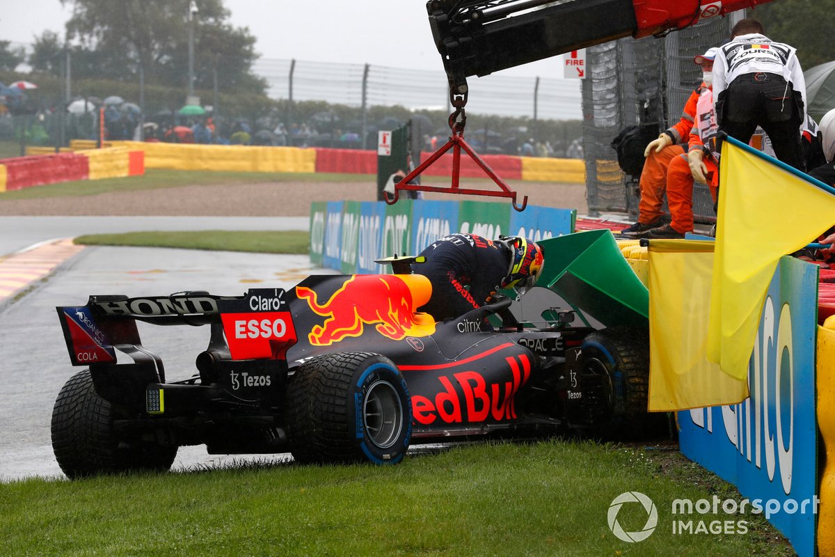 Серхио Перес, Red Bull RB16B, авария по пути на стартовое поле