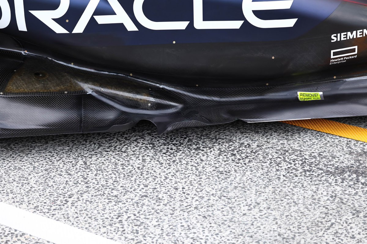 Dettaglio del vecchio fondo della Red Bull RB18