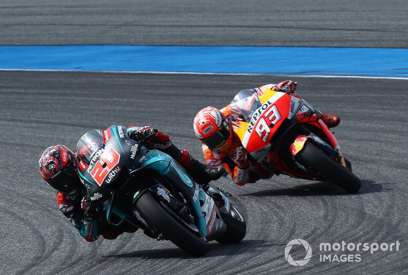 Fabio Quartararo, Petronas Yamaha SRT en Marc Marquez, Repsol Honda Team vochten zondag om de overwinning in Thailand.