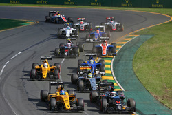 Jolyon Palmer, Renault Sport F1 Team RS16; Fernando Alonso, McLaren MP4-31