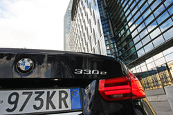 BMW 330e