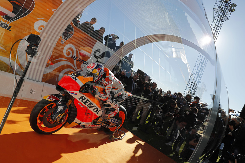 Дані Педроса під час урочистого заходу Repsol у Fly Madrid