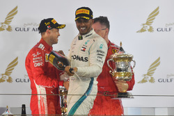 Podyum: 2. Valtteri Bottas, Mercedes-AMG F1, yarış galibi Sebastian Vettel, Ferrari, 3. Lewis Hamilton, Mercedes-AMG F1