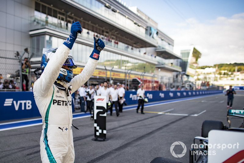Ganador de la pole Valtteri Bottas, Mercedes AMG F1