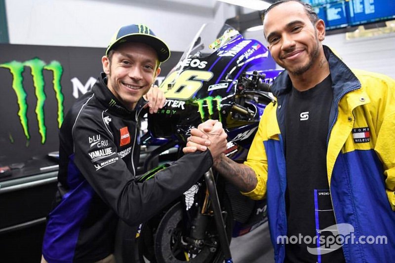 Valentino Rossi, Yamaha Factory Racing avec Lewis Hamilton, Mercedes AMG F1