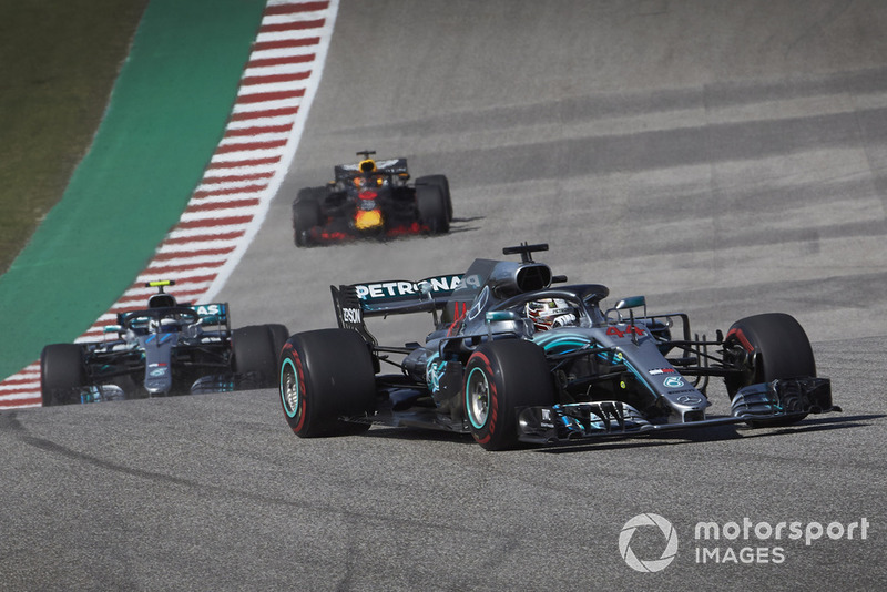 Lewis Hamilton, Mercedes AMG F1 W09 EQ Power+, leads Valtteri Bottas, Mercedes AMG F1 W09 EQ Power+, and Daniel Ricciardo, Red Bull Racing RB14
